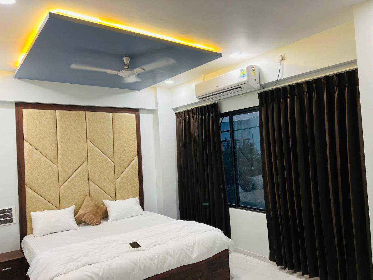 Hotel New City Light สุรัต ภายนอก รูปภาพ
