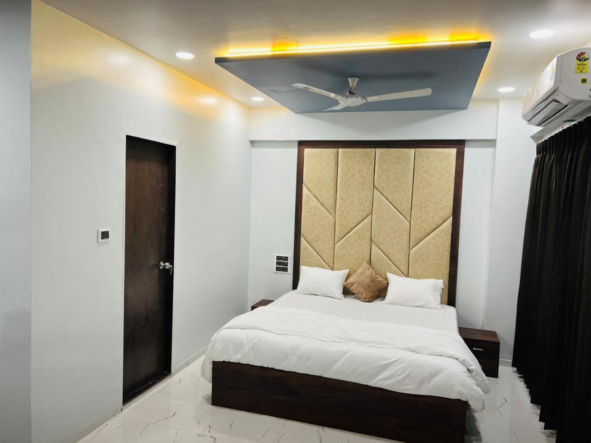 Hotel New City Light สุรัต ภายนอก รูปภาพ