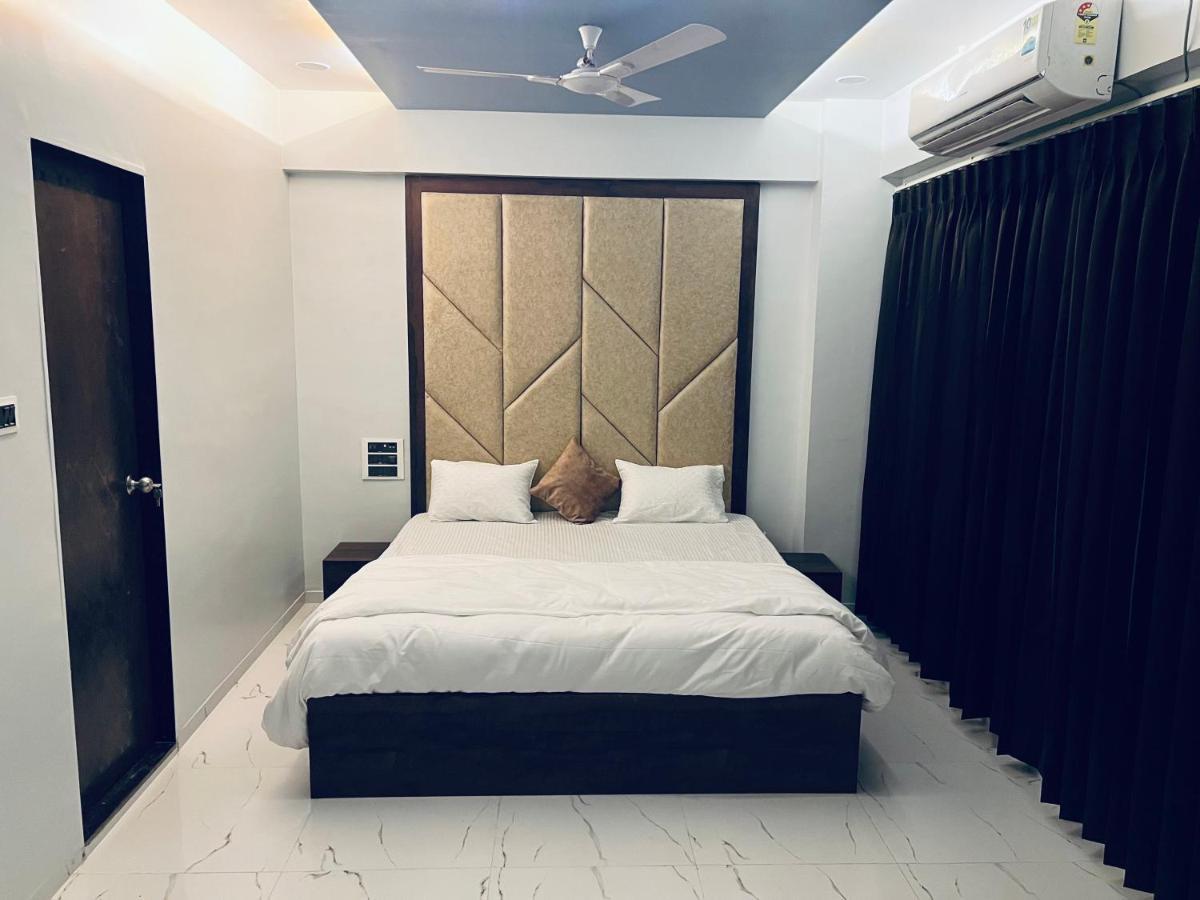 Hotel New City Light สุรัต ภายนอก รูปภาพ