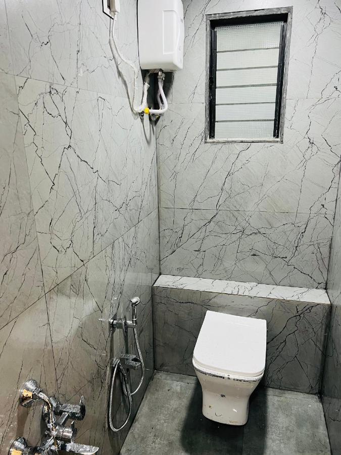 Hotel New City Light สุรัต ภายนอก รูปภาพ