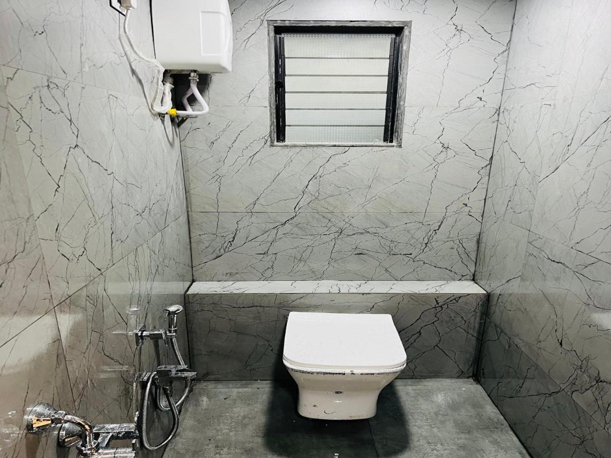 Hotel New City Light สุรัต ภายนอก รูปภาพ