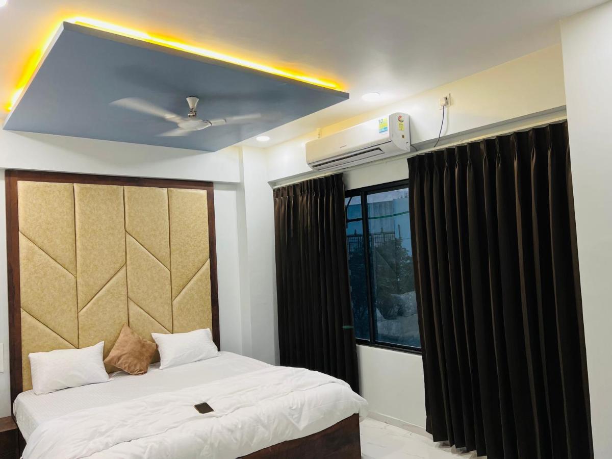 Hotel New City Light สุรัต ภายนอก รูปภาพ