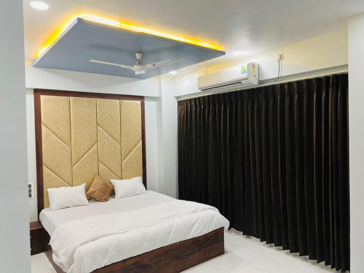 Hotel New City Light สุรัต ภายนอก รูปภาพ