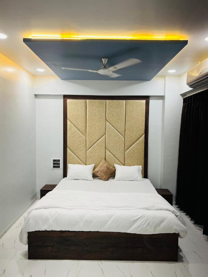 Hotel New City Light สุรัต ภายนอก รูปภาพ